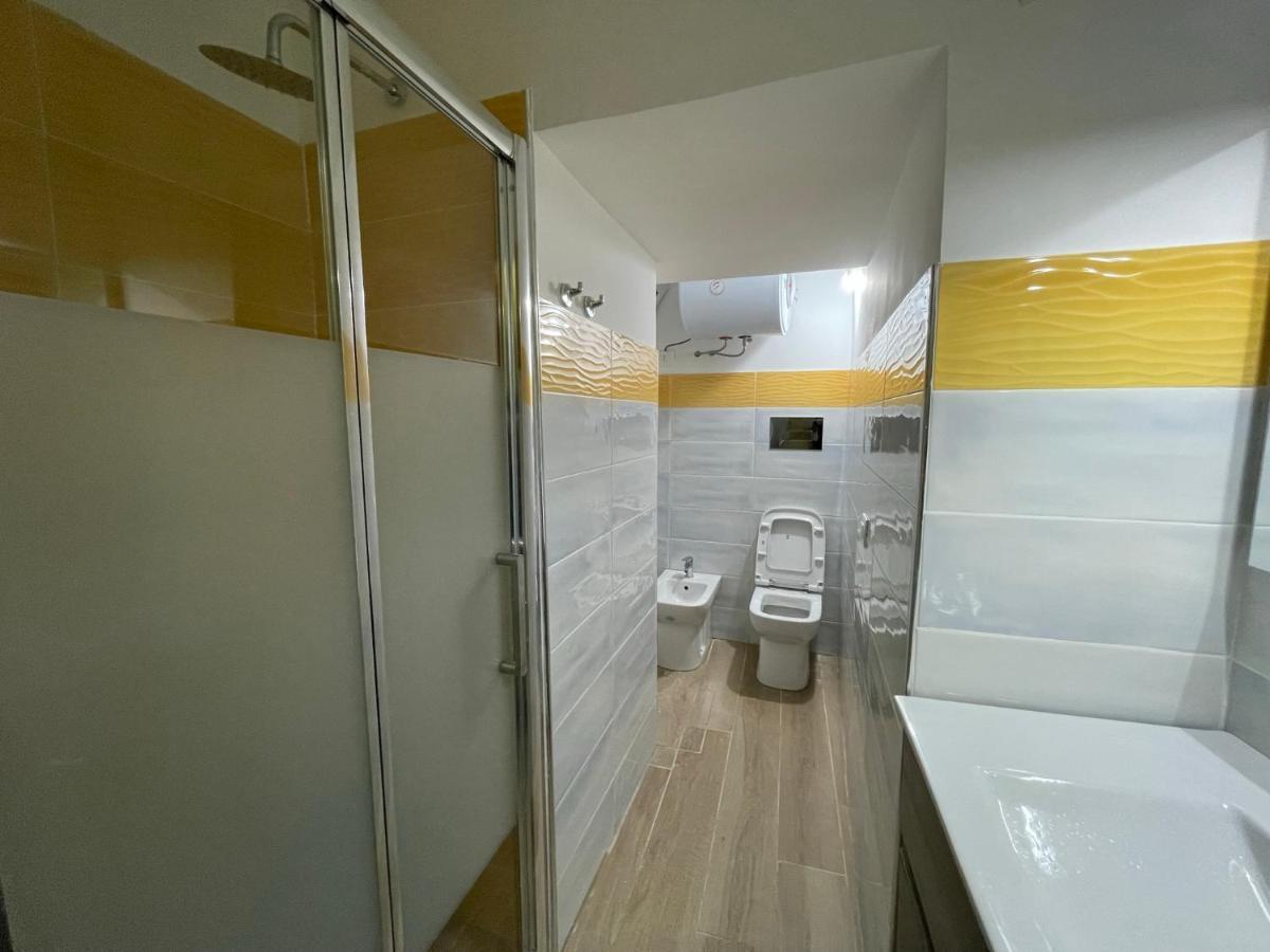 Yes I Know My Room - Mini Room Martiri เนเปิลส์ ภายนอก รูปภาพ