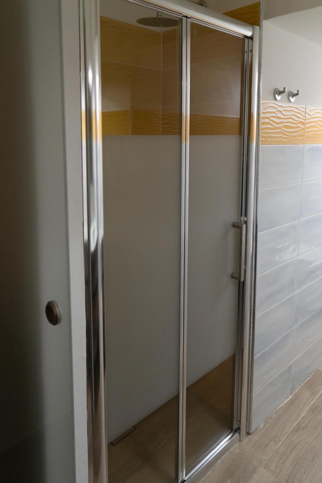Yes I Know My Room - Mini Room Martiri เนเปิลส์ ภายนอก รูปภาพ