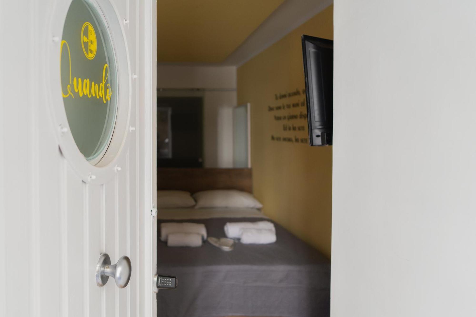 Yes I Know My Room - Mini Room Martiri เนเปิลส์ ภายนอก รูปภาพ